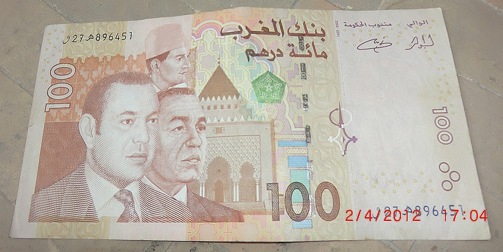 CIMG1049.JPG - 100 Dirhams